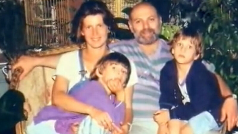 Взрослые сыновья Никита и Петр Газаровы.