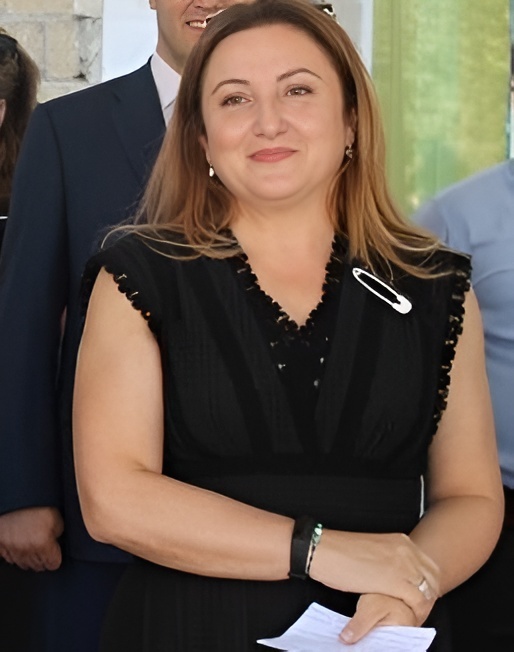 Фируза Керимова — единственная жена и хранительница семейного очага.