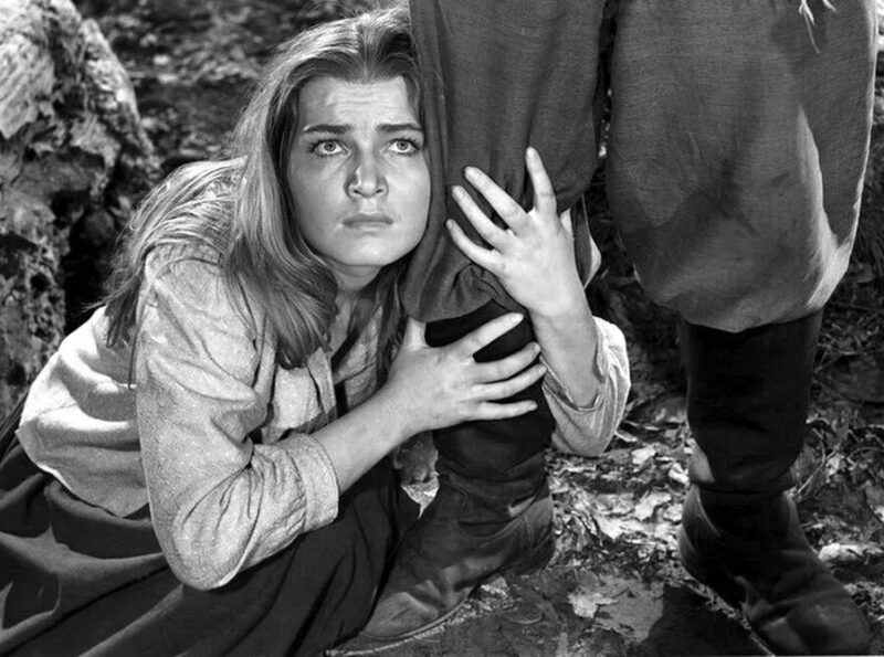 Тайна рождения, отвергнутый Голливуд и вечная сцена: судьба Людмилы Чурсиной