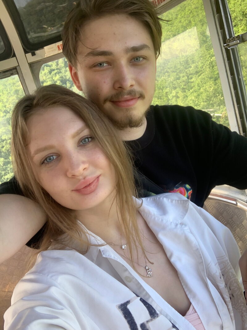 Миллионы на невестку и бытовые войны: что скрывается за фасадом счастья в семье Наташи Королевой