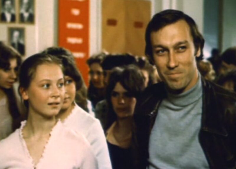 Яркий дебют Светланы Смирновой в драме «Чужие письма» принёс ей всесоюзную славу.