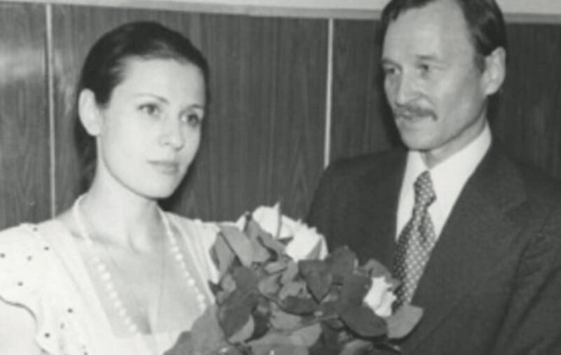 Второй брак, казалось, принесёт долгожданное семейное счастье.