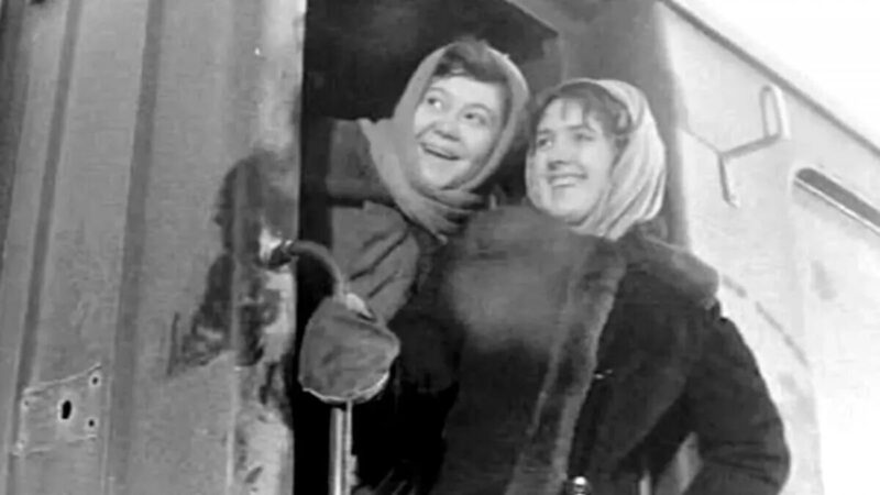 Первые шаги на сцене: юная Галина Стаханова.