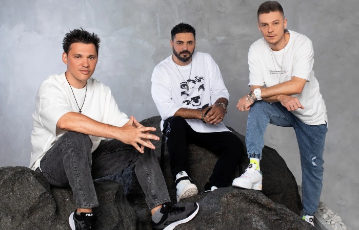 Звезда «Корней» Александр Бердников: от триумфа на сцене до многодетного отцовства и громких скандалов