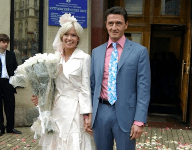 «Ты мне нужен»: как выглядели первые браки Пугачёвой, Цоя и других звёзд, проживших вместе от 3 до 34 лет