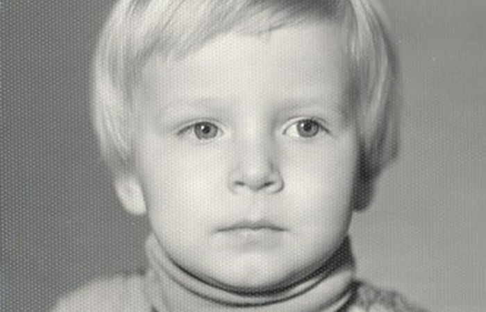 Антон Комолов: как вундеркинд-технарь стал голосом поколения и почему его слава угасла