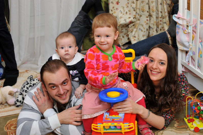 Максим Щеголев: от избитого подростка до актера-бунтаря, пережившего предательство и нашедшего счастье с Теоной Дольниковой