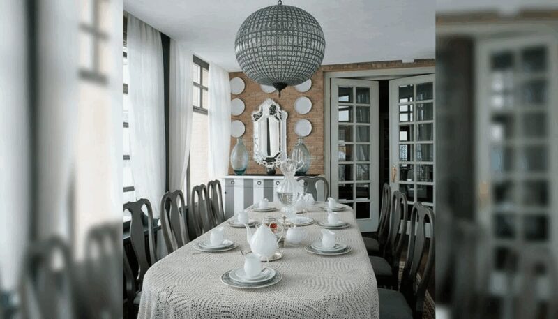 Сдержанный интерьер гостиной, где каждая деталь служит комфорту.