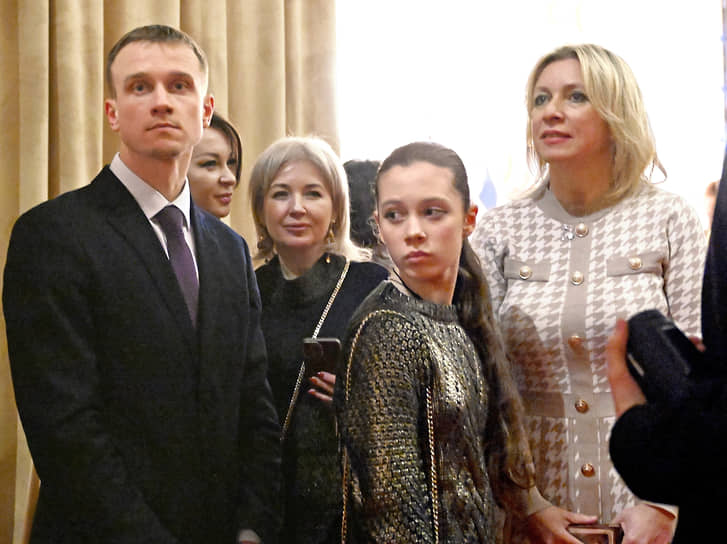 Мария Захарова не боится проявлять себя на публике.