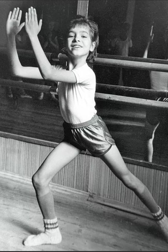 Елена Подкаминская: Как перфекционистка из «Кухни» дважды обожглась в любви и стала многодетной мамой