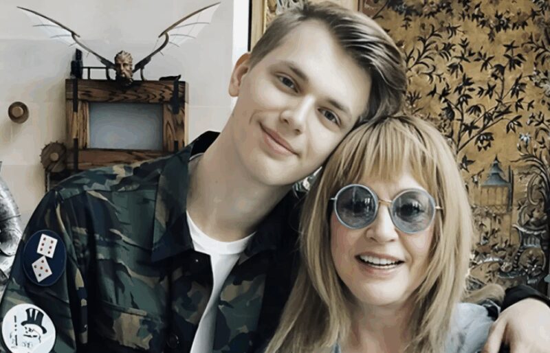 Отношения Денни с бабушкой Аллой Пугачевой всегда были предметом обсуждений.