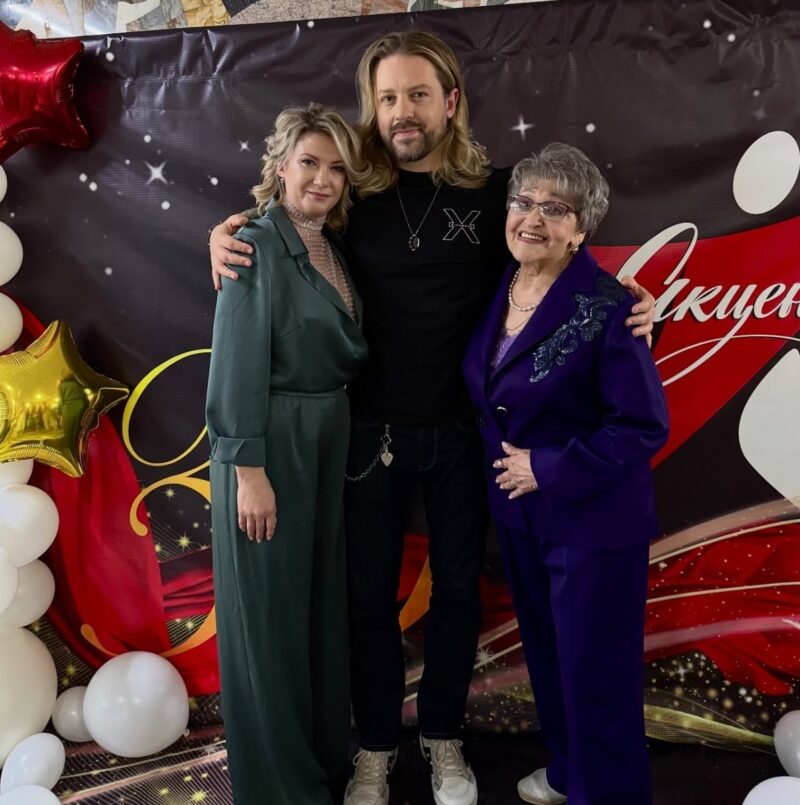 Первые выступления на сцене Барнаула