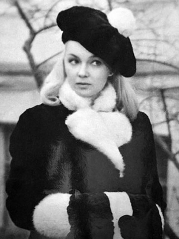 Наталья Гвоздикова: Как звезда «Большой перемены» пережила насилие и предательство