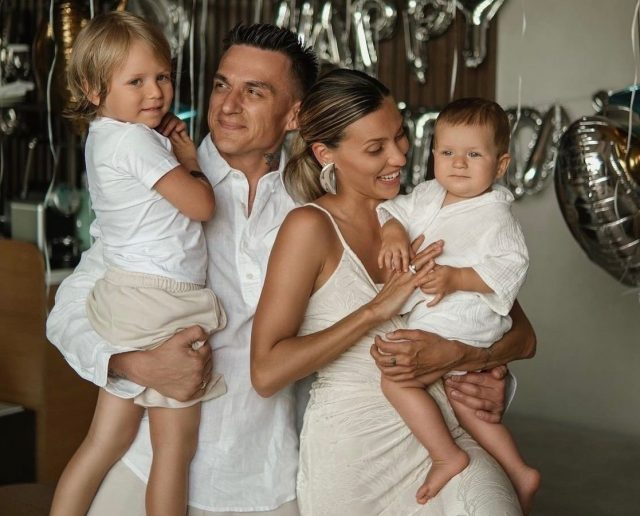 «А что ты сделала, чтобы он тебя не бил?» : Как 35-летняя Регина Тодоренко сохраняет медийность после опасного эксперимента с медом и шокирующих родов с 3-летним сыном