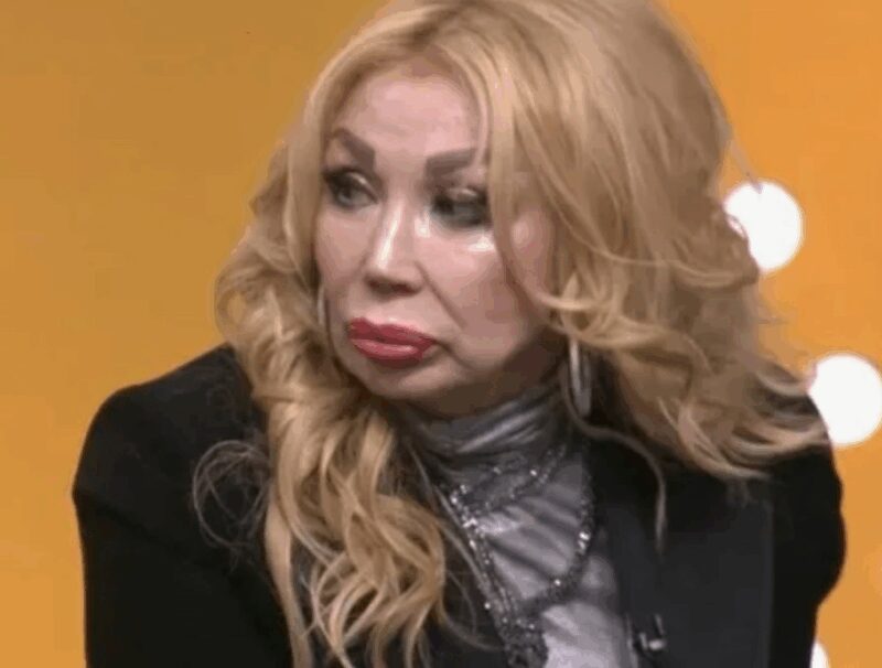 Маша Распутина в одном из своих ярких сценических образов.