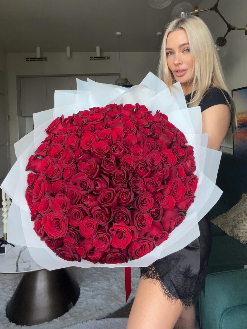 Наталья Рудова – всегда в центре внимания.