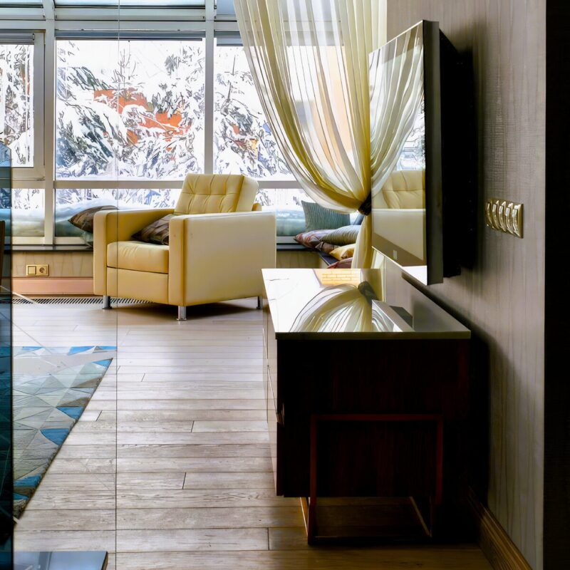 «Никакой показной роскоши!»: как выглядит уникальный стеклянный дом Александра Маршала, где нет ни одной шторы