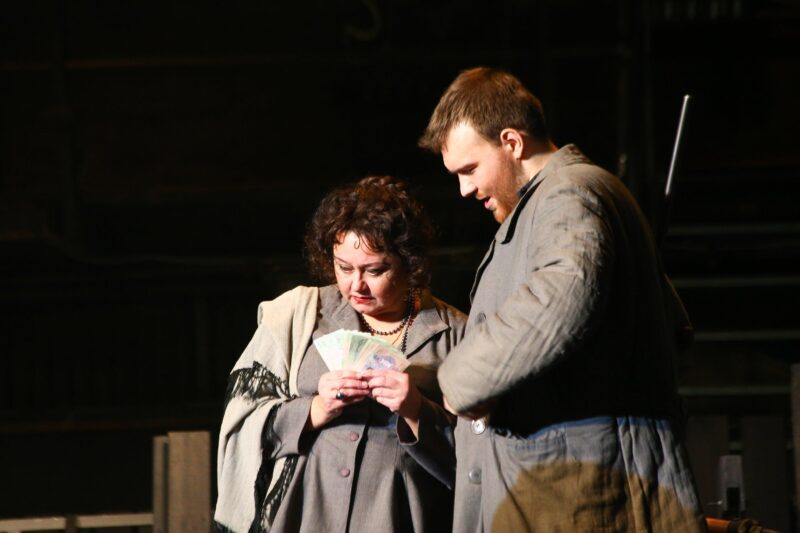 Нож в груди матери, роман с Меньшиковым и украденные миллионы: драматичная судьба Маргариты Шубиной