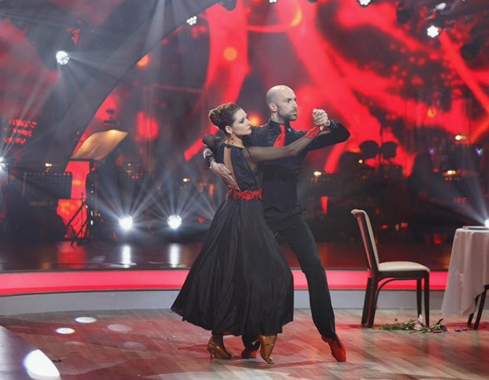Глафира Тарханова в шоу «Танцы со звездами» с Евгением Папунаишвили.