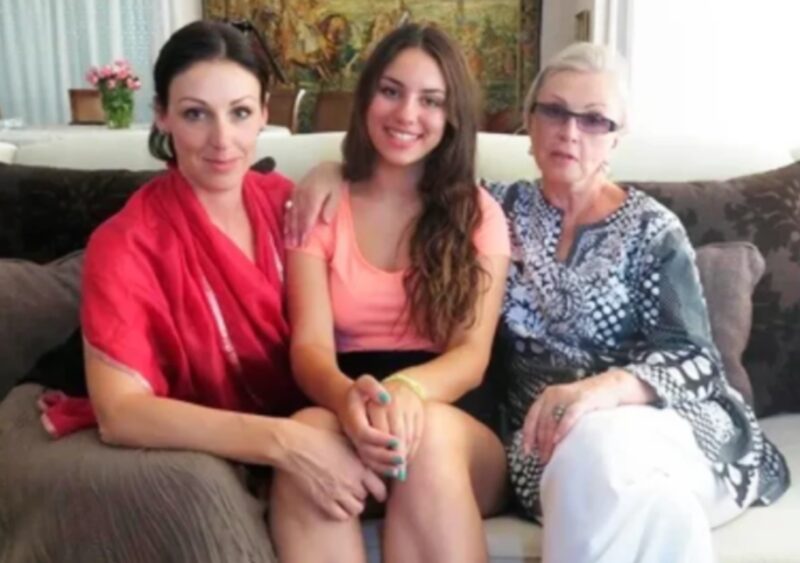 Три поколения: Елизавета Басова, ее дочь Ариандна и Валентина Титова.