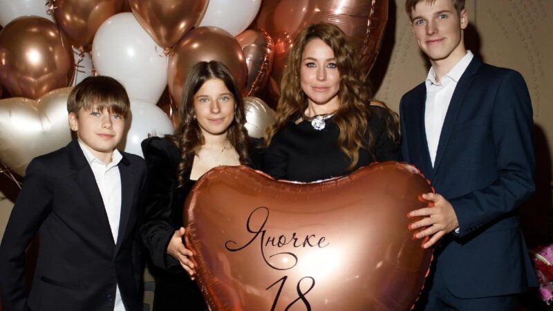 Андрей Аршавин и Юлия Барановская: непростое воссоединение ради дочери-именинницы