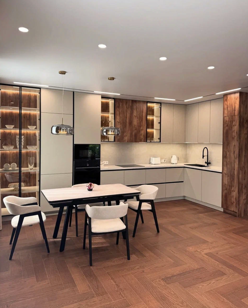 От тесной квартиры до особняка: история дома Натальи Бочкарёвой, где лофт соседствует с викторианским стилем