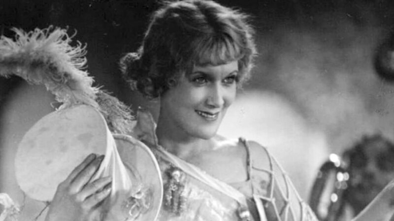 Любовь Орлова умела отвечать изящно и точно.