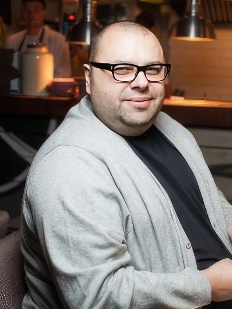 Империя Фадеева: как продюсер переписал миллиардные активы на жену и сына, оставив себе лишь скромное помещение