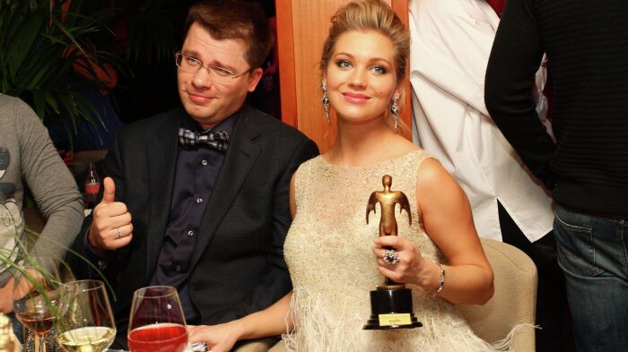 "Надо мной издевался муж": Кристина Асмус о психологическом насилии и горьком пути к счастью