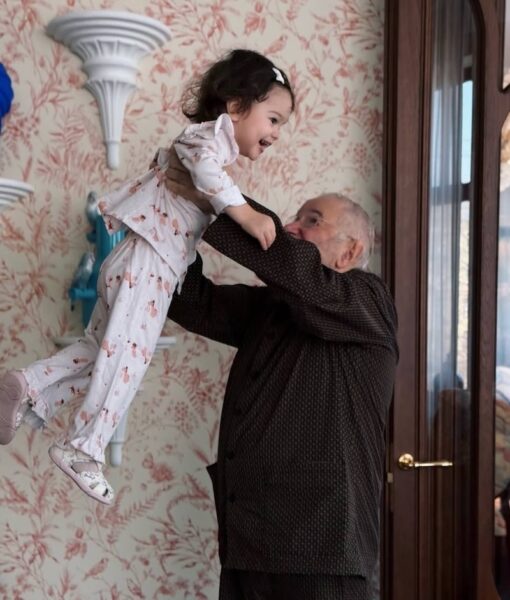 «Папина дочка»: Евгений Петросян с дочкой Матильдой вызвал восторг