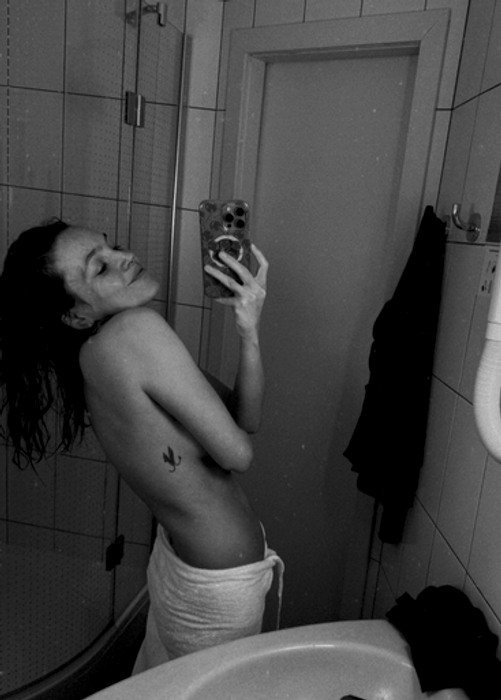 «Выспалась сильно»: Наталья Земцова показала интимное фото из ванной
