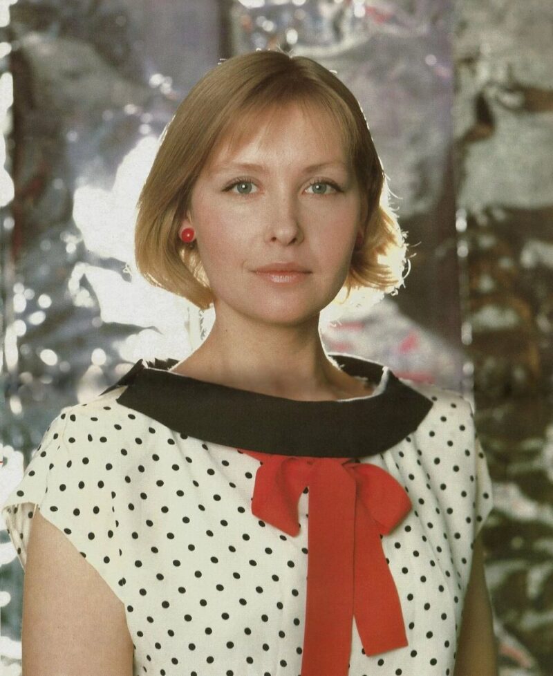 Светлана Рябова: как звезда 90-х вырастила двух дочерей-актрис вдали от публики