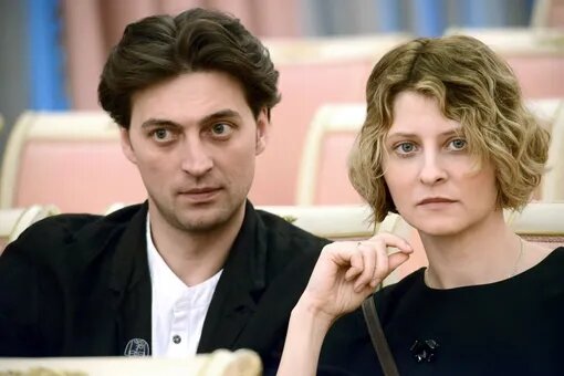 Иван Колесников: брак в 18 лет, едва не ставший разводом, и три дочери, ради которых он стал другим