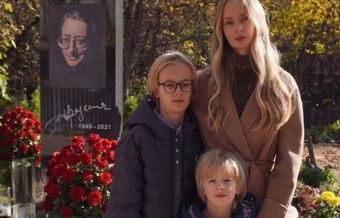 «Опустились до войны»: вдова Градского заявила о травле со стороны старших детей и скандале вокруг ДНК