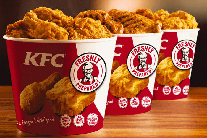 1009 отказов и 105 долларов: как упрямый дедушка в 65 лет создал KFC, а потом возненавидел своё детище