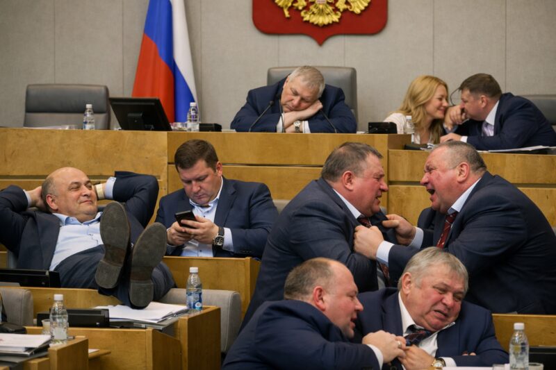 Вопросы о справедливости распределения труда и доходов становятся всё острее.