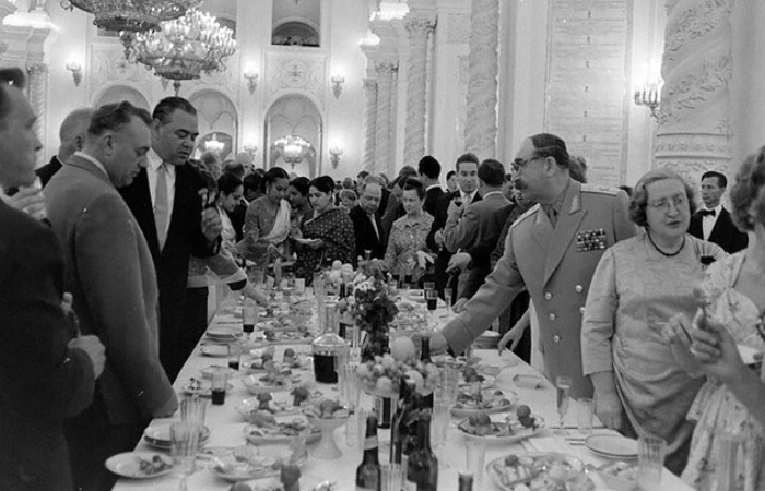 Икра, коньяк и пуля в затылок: что скрывали сталинские пиры