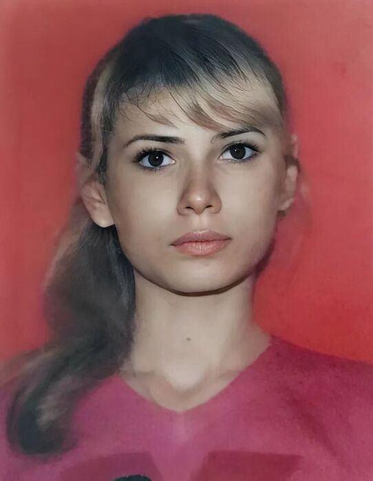 Айза до пластических операций.