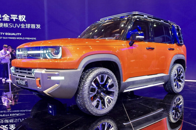 Geely Galaxy Cruiser: внедорожник, способный плавать со скоростью 8,5 км/ч.
