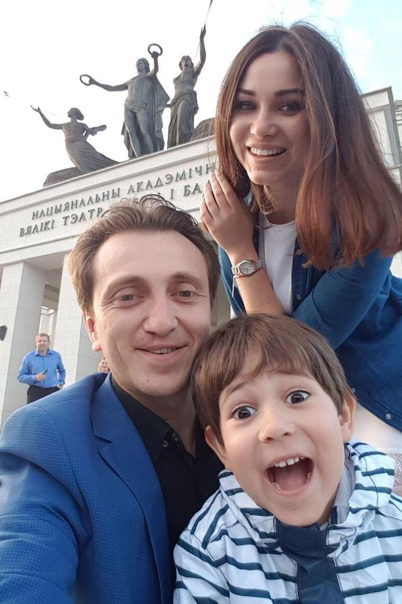 От юриста до короля эпатажа: как Денис Дорохов променял «Газпром» на поцелуи и тату на попе