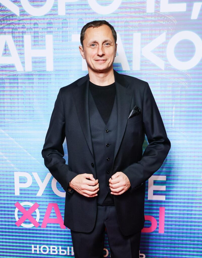 Три брака, четверо детей и прощание с Comedy Club: путь Вадима Галыгина к 50-летию