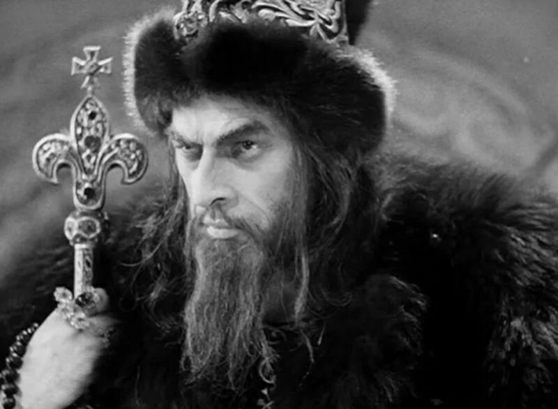 Выше всех: 7 актеров-великанов, чей внушительный рост стал их визитной карточкой в советском кино