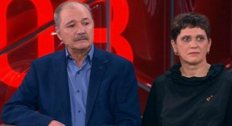 Евгений Леонов-Гладышев и Елена Скрипкина в студии телепрограммы.