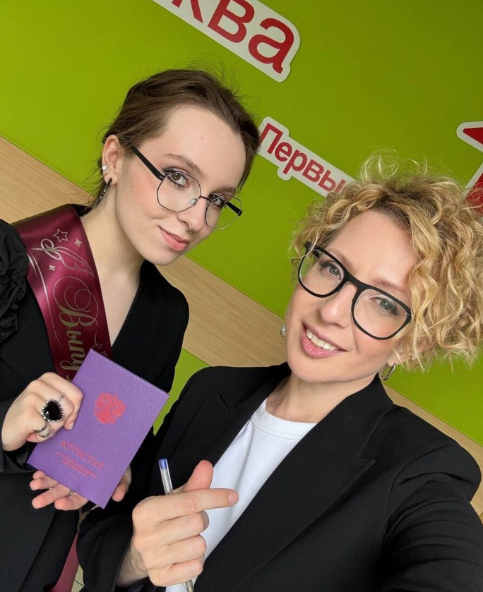 Скрытая годами: 16-летняя дочь Яны Чуриковой и миллионера Лазарева на редких фото