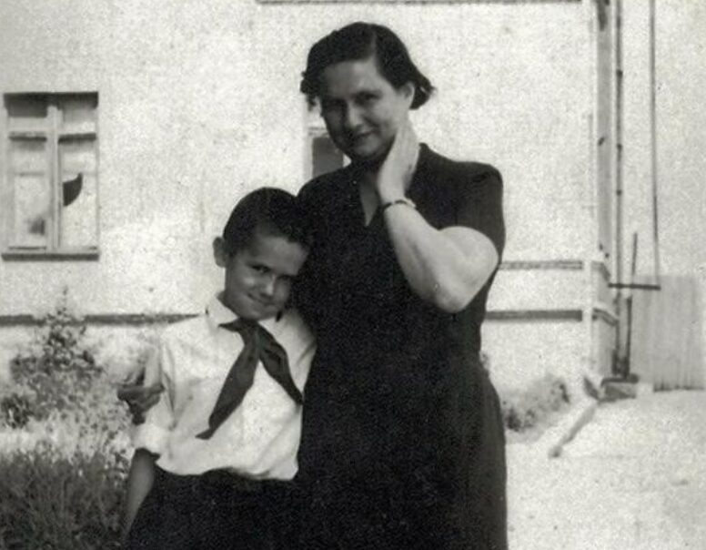 Станислав Садальский с мамой — трагический кадр из детства, омраченного насилием
