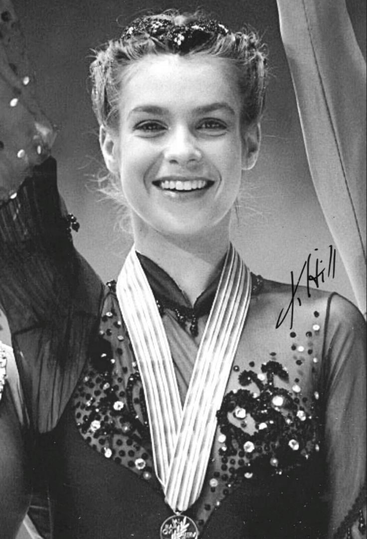 Катарина Витт на церемонии награждения чемпионата Европы, 1983