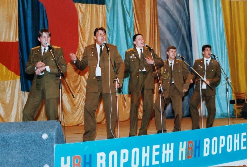 Три брака, четверо детей и прощание с Comedy Club: путь Вадима Галыгина к 50-летию