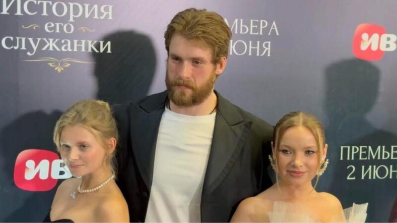 Макар Касаткин появился на премьере сериала в сопровождении двух актрис