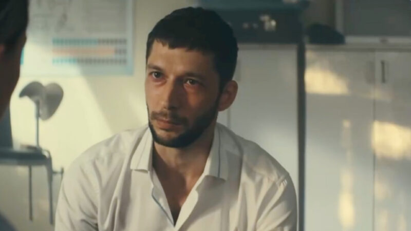 Красивая глубинка и потерянная интрига: рецензия на сериал «Когда горит огонь»