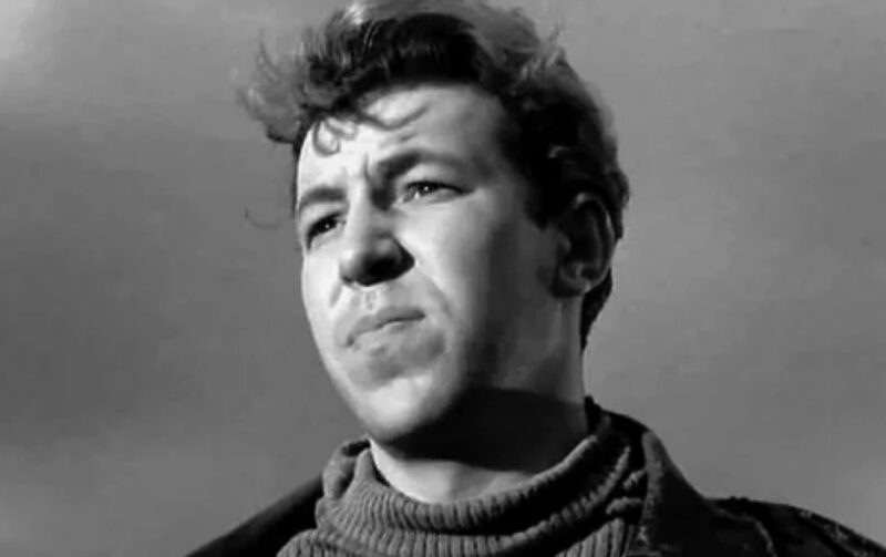 Выше всех: 7 актеров-великанов, чей внушительный рост стал их визитной карточкой в советском кино